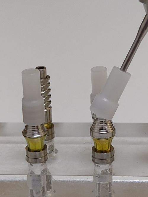 Sistema Dinâmico LockFit para correção da emergência do parafuso protético