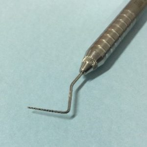 Sonda exploratória usada na remoção do fragmento