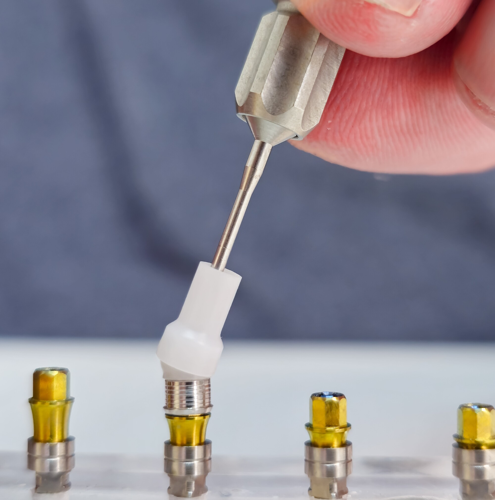 Prótese provisória confeccionada com Cilindro Dinâmico LockFit
